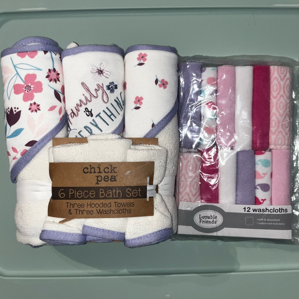 NWT Baby Girl Bath Towel Set